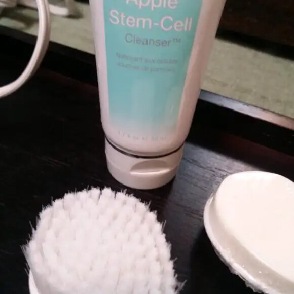 Derma Brilliance Cosmetic Skin Resurfacing Tool - Picture 5 of 5